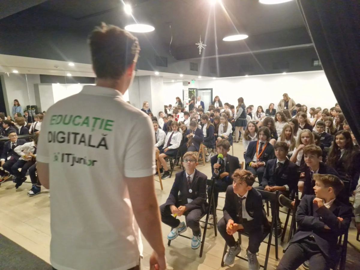 IT Junior - Cursuri IT, programare & AI pentru copii, foto 1